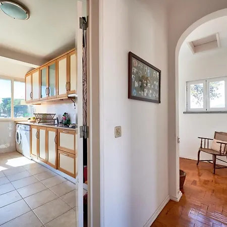 Apartment Bright With Garden In *